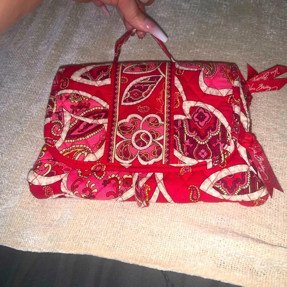 All wrapped up Vera Bradley Rosie posey retired print jewelry bag - Picture 1 of 3